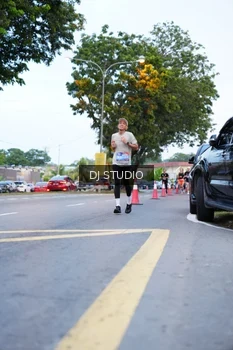 Runner Photo 4193716