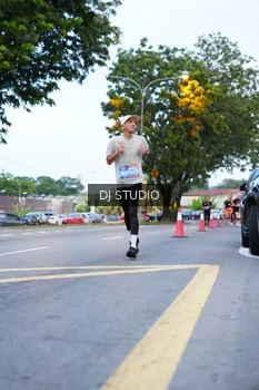 Runner Photo 4193750