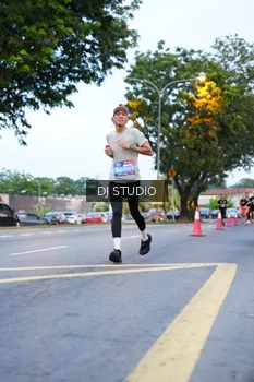 Runner Photo 4193780