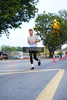 Runner Photo 4193998