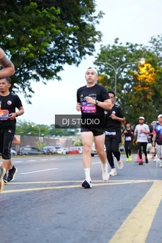 Runner Photo 4194002