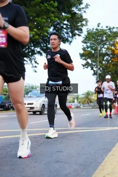 Runner Photo 4194036