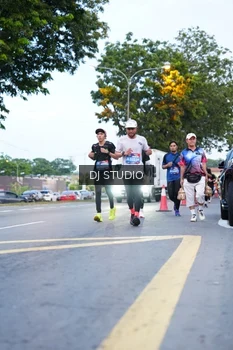 Runner Photo 4194042