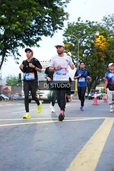 Runner Photo 4194098