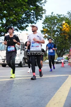 Runner Photo 4194117