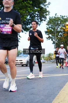 Runner Photo 4194135
