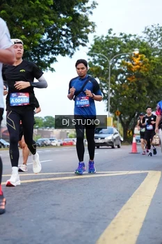 Runner Photo 4194213