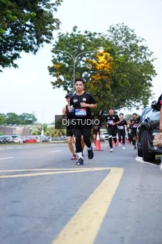 Runner Photo 4194217