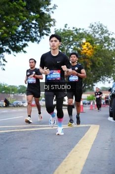 Runner Photo 4194280