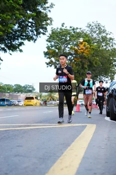 Runner Photo 4194300
