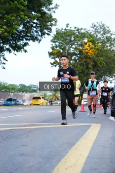 Runner Photo 4194303
