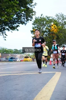 Runner Photo 4194304