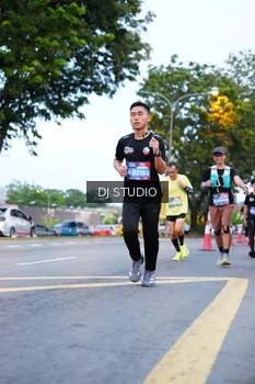 Runner Photo 4194307