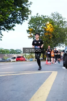 Runner Photo 4194333