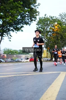 Runner Photo 4194337
