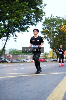 Runner Photo 4194342