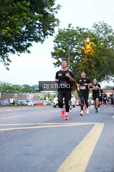 Runner Photo 4194350