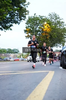 Runner Photo 4194351