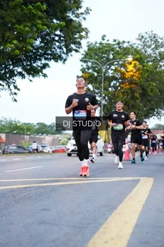 Runner Photo 4194355