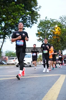 Runner Photo 4194365