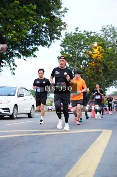 Runner Photo 4194367
