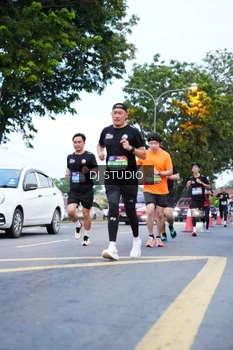 Runner Photo 4194373