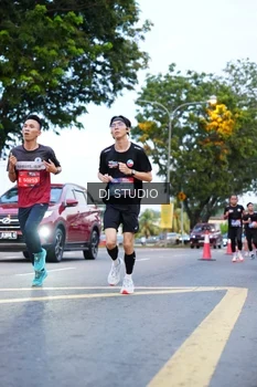 Runner Photo 4194393