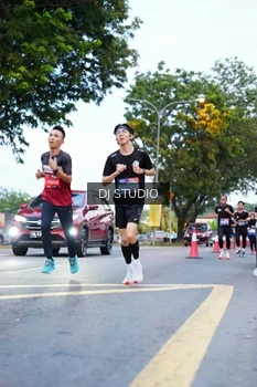 Runner Photo 4194396