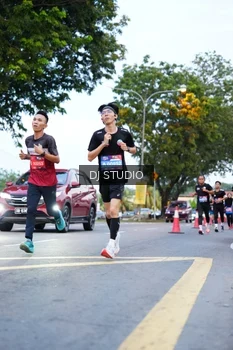 Runner Photo 4194416