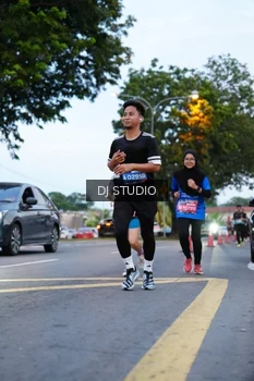 Runner Photo 4194435