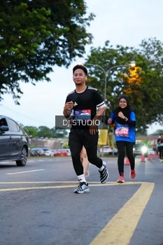 Runner Photo 4194436