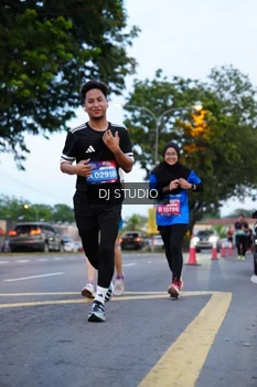 Runner Photo 4194438