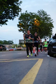 Runner Photo 4194455