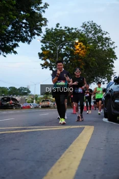 Runner Photo 4194458
