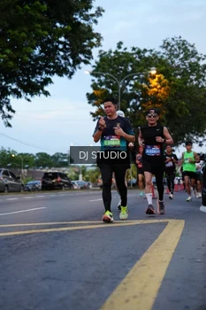 Runner Photo 4194465