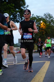 Runner Photo 4194474