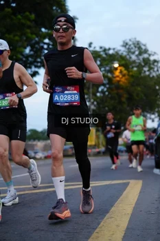 Runner Photo 4194476