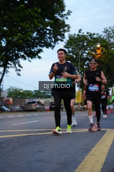 Runner Photo 4194479