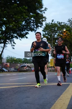 Runner Photo 4194485