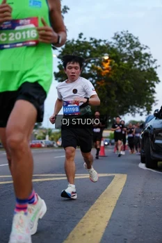 Runner Photo 4194497