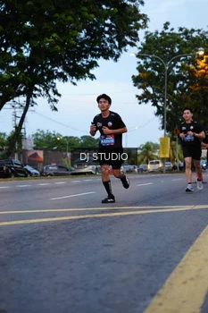 Runner Photo 4194521