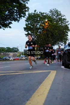 Runner Photo 4194525