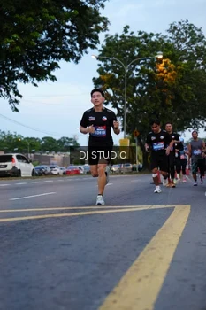 Runner Photo 4194528