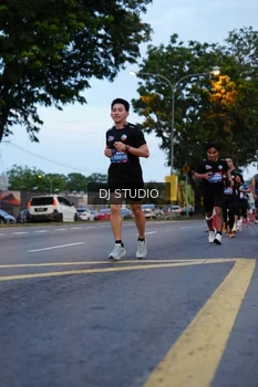 Runner Photo 4194530