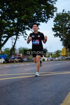 Runner Photo 4194534