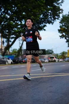 Runner Photo 4194536