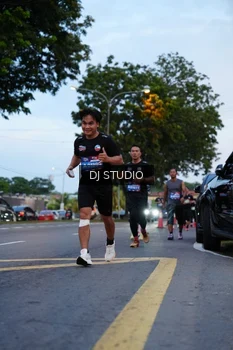 Runner Photo 4194542