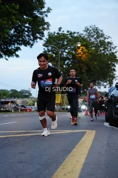 Runner Photo 4194544