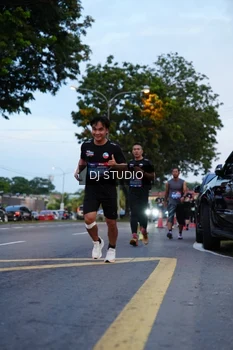 Runner Photo 4194546
