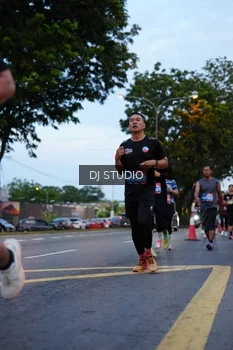 Runner Photo 4194555